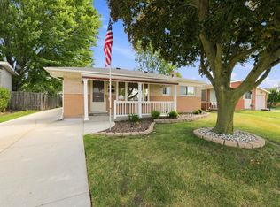 30648 Calahan Rd, Roseville, MI 48066