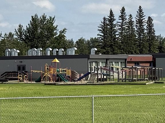 4th image of 4902 50th St