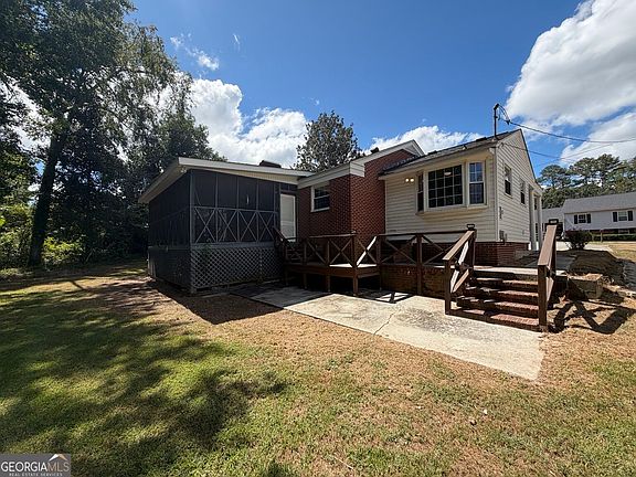 3rd image of 614 Beechwood Dr