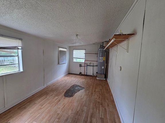 4th image of 3414 Riverside Dr