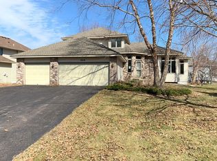 8918 Stratford Xing, Minneapolis, MN 55443