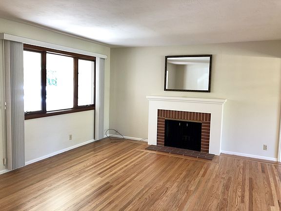 3rd image of 4044 Cayente Way