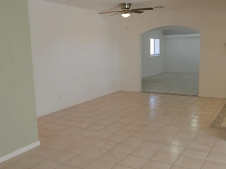 5426 Mariposa Ave — Photo 7