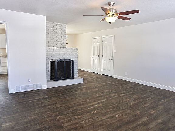 2nd image of 485 E Greenbrae Dr