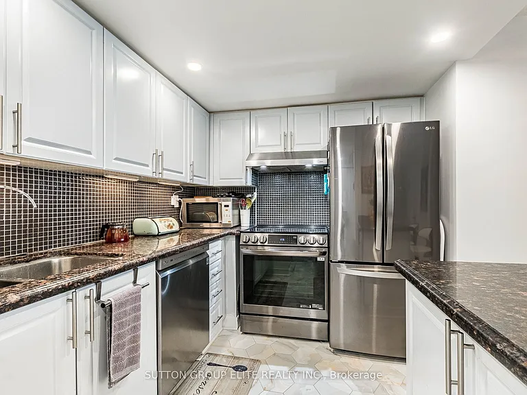 2091 Hurontario St #307 — Photo 17