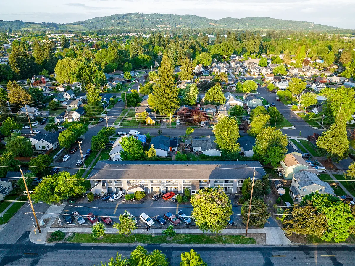 Building Photo - Rivercrest Apartments