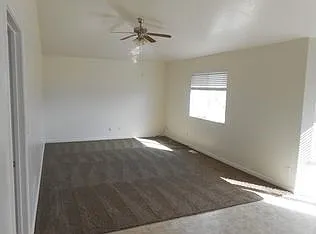 Close to Lehi Move in Ready New Carpet New Paint — Photo 2