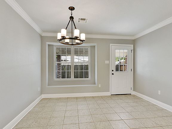 5th image of 2916 Deer Creek Dr