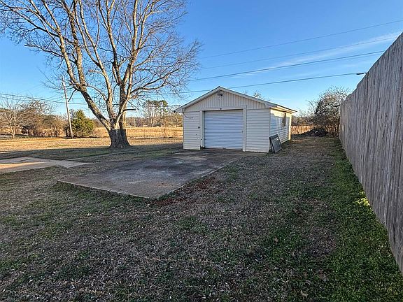 3rd image of 87 Kelly Dr