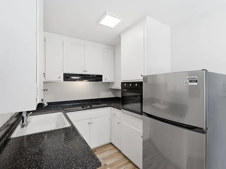 2312 P St #2 — Photo 9