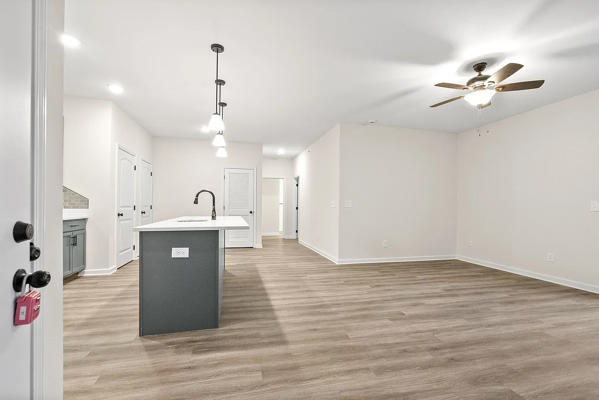 Building Photo - 15 Millswood Dr #B-112