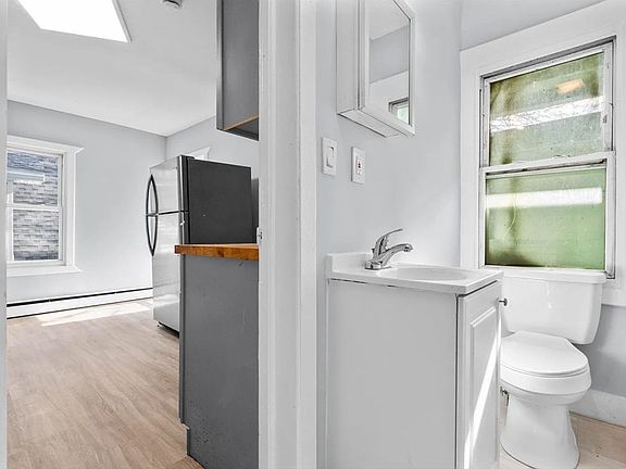 2nd image of 746-748 Maple St #1