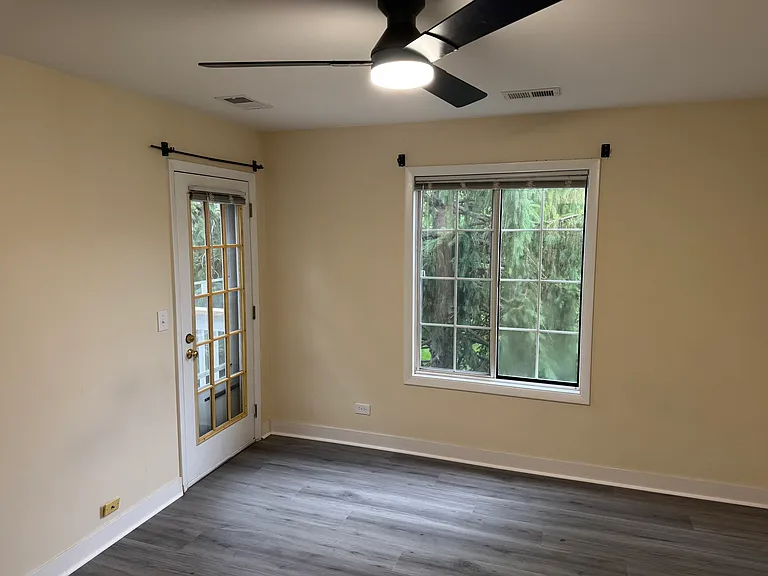 208 Charleston Ct #2 — Photo 6
