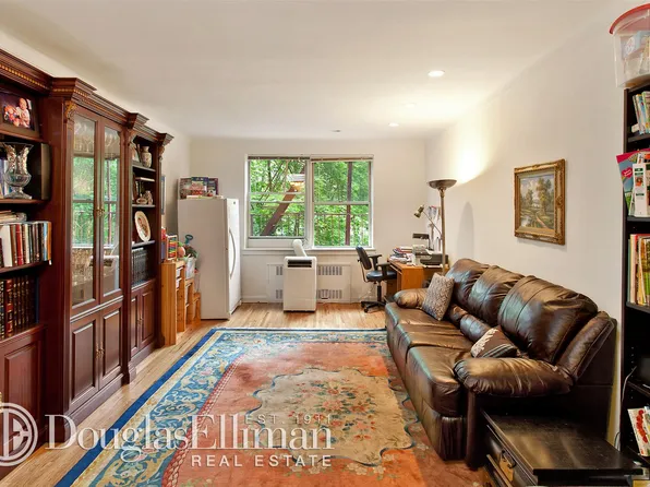 915 East 17th Street image 1 of 7