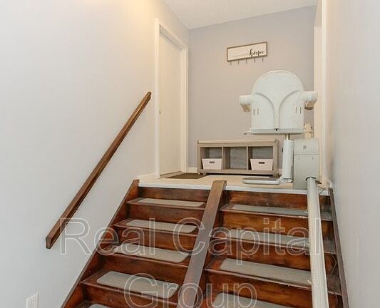 2nd image of 39 Greene St #1