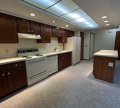 4th image of 119 Burlington Oval Dr #10