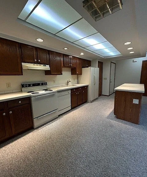 119 Burlington Oval Dr #10 — Photo 4