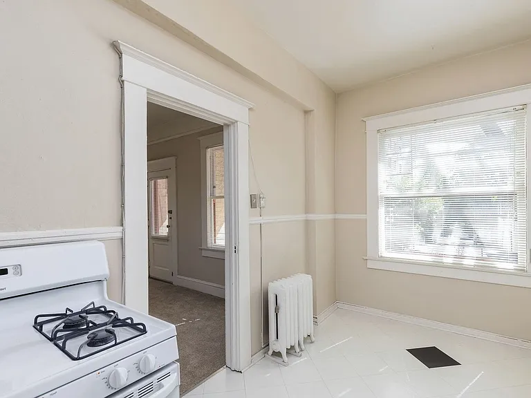 760 SW Vista Ave — Photo 7