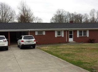 218 2nd Avenue Pl NE, Conover, NC 28613