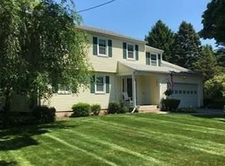 4 Jeffrey Ln, Wilbraham, MA 01095