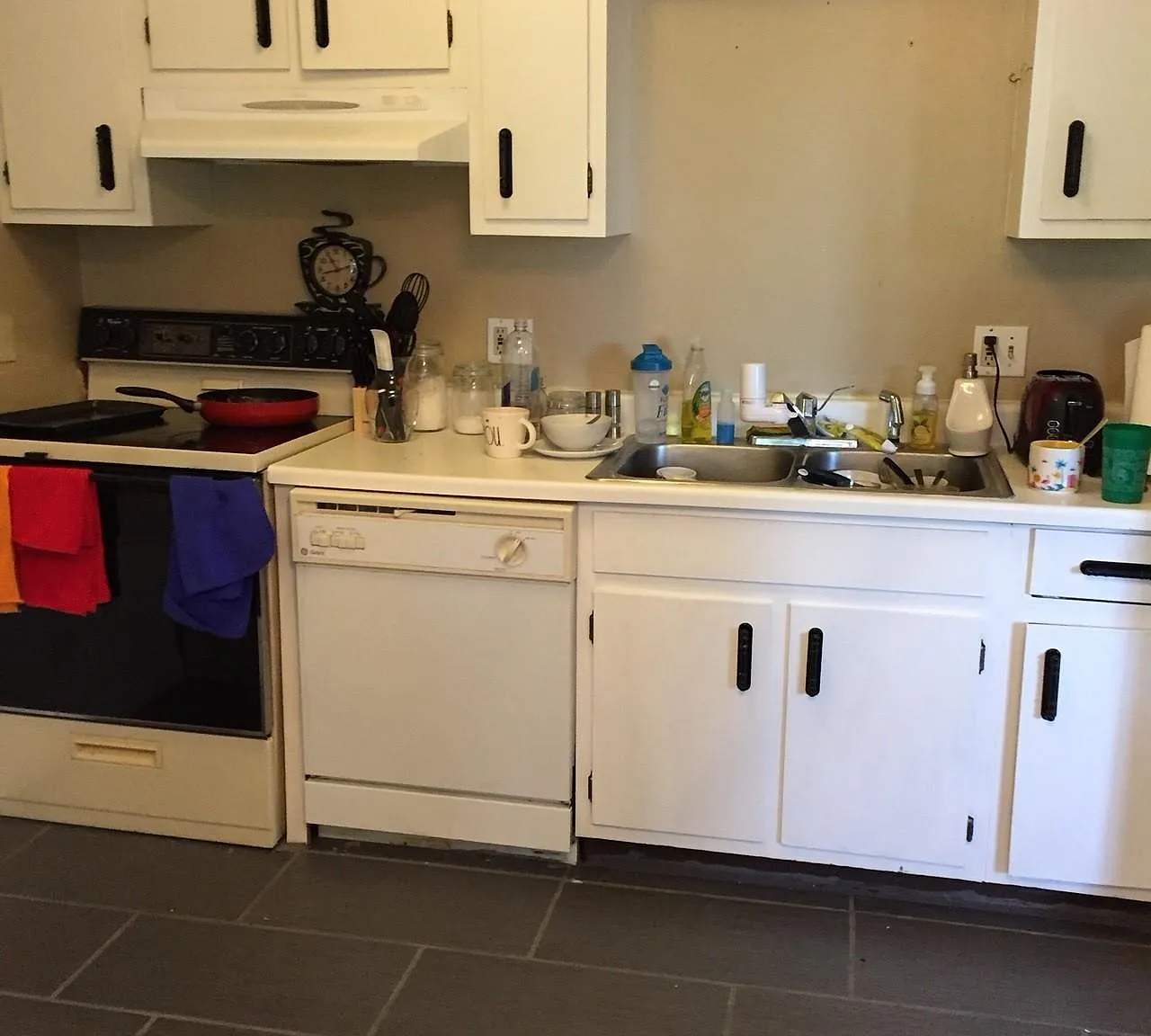 1736 Burcham Dr — Photo 2