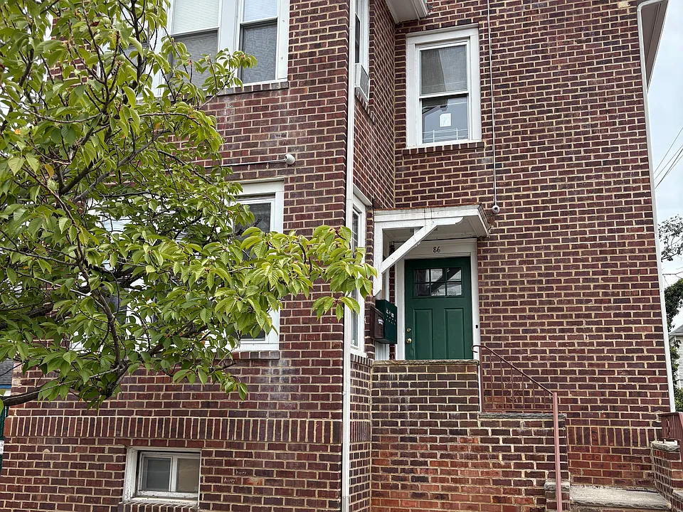 86 Woodbridge Ave #2