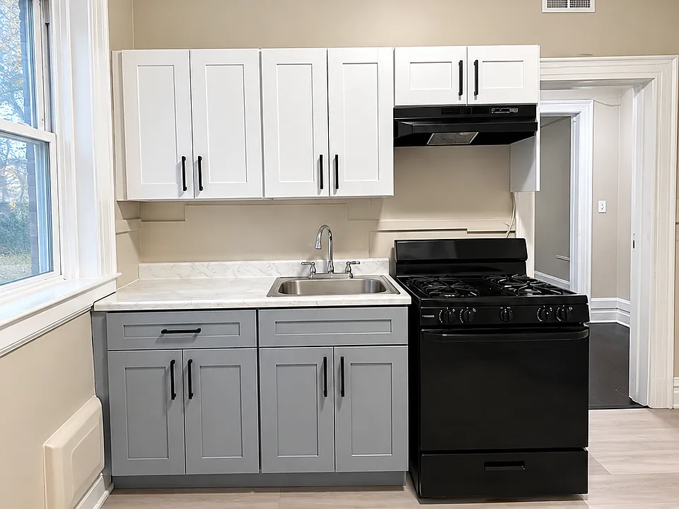 122-125 Elizabeth Ave #15
