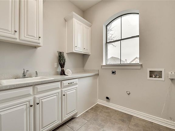 4th image of 2110 Portwood Way