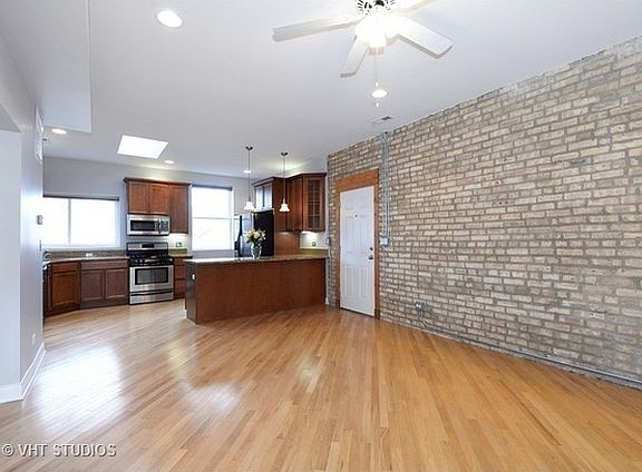 3rd image of 1334 W Greenleaf Ave APT 3D