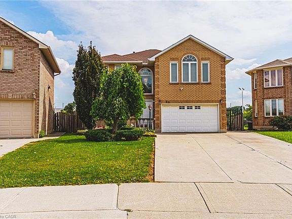 2nd image of 90 Fairington Cres
