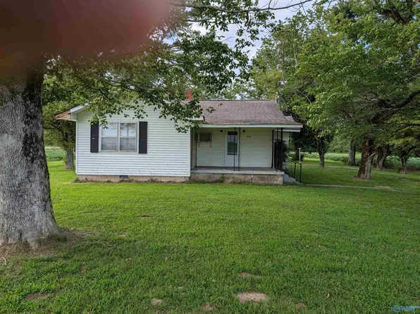 665 Cave Spring Rd, Owens Cross Roads, AL 35763