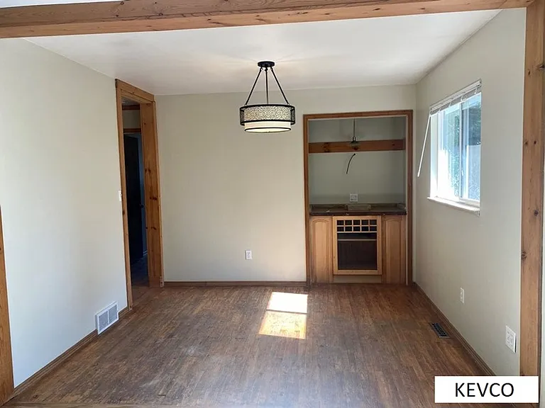 1400 Hillcrest Dr — Photo 4