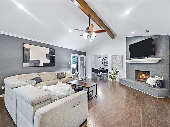 5th image of 114 Douglas Dr