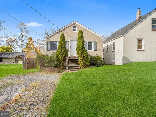 4 Creekview Ave, Trenton, NJ 08610