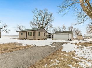 2373 E 3300 North Rd, Saint Anne, IL 60964