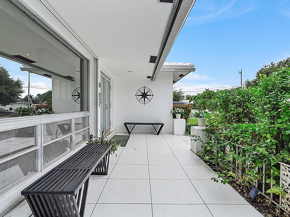 4th image of 5720 NE 19th Avenue