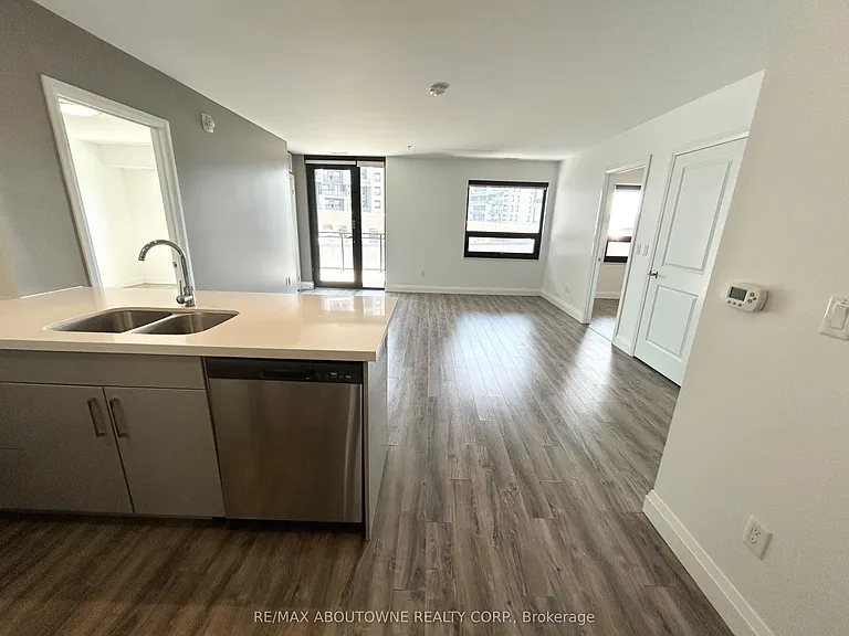 460B Belmont Ave W #406 — Photo 7