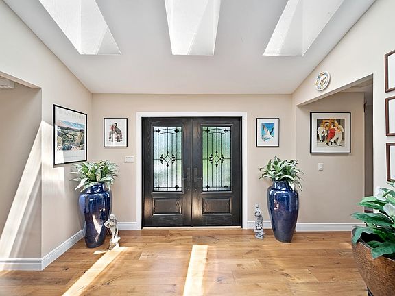 4th image of 6129 Starling Way