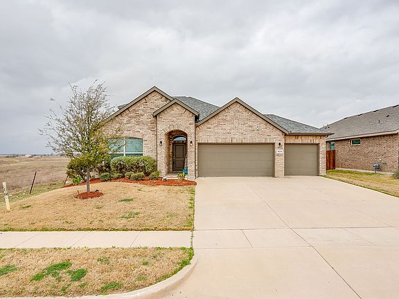 3rd image of 1824 Millbrae Rd