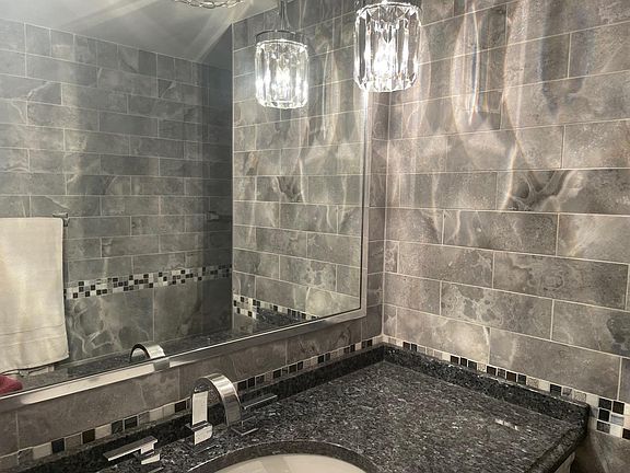 4th image of 1154 Arden Ave #3