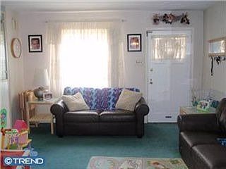 2nd image of 5848 Oakland St