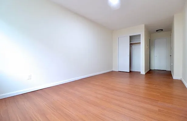 Rented by New York Realty Minimax Inc | media 16