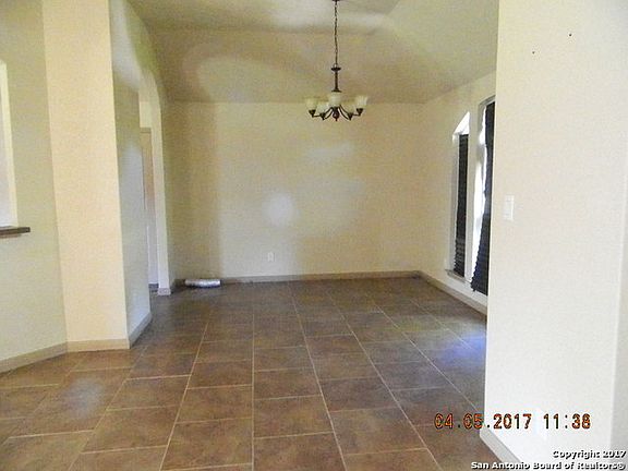 4th image of 16914 Delana Ave