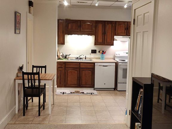 5th image of 51 Stewart Ave APT C