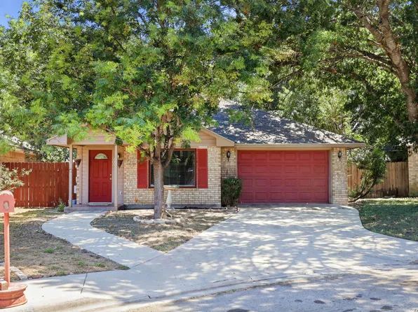 15 SHADOW CIR, New Braunfels, TX 78130