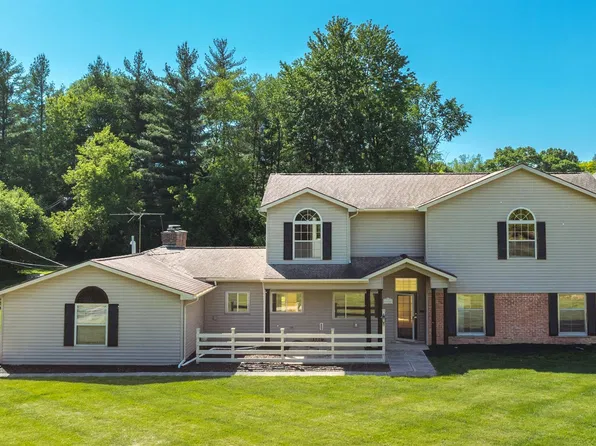 6096 Darramoor Rd, Bloomfield Hills, MI 48301