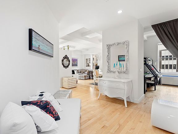4th image of 15 Broad St APT 2520
