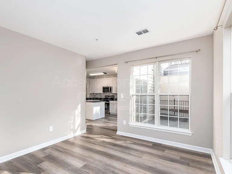 1581 Leeds Castle Dr #201 — Photo 10