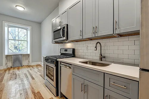 Spruce Street Apartments Photo 1