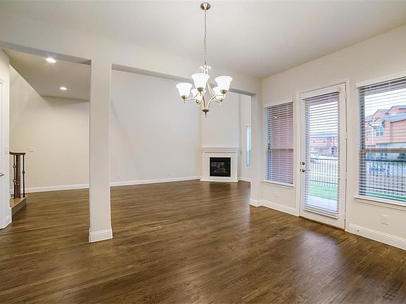 5th image of 2685 Venice Dr Unit 5